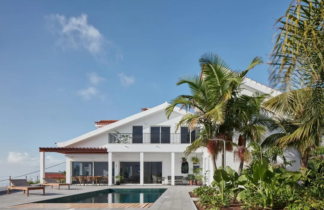 Villa Encanta-1